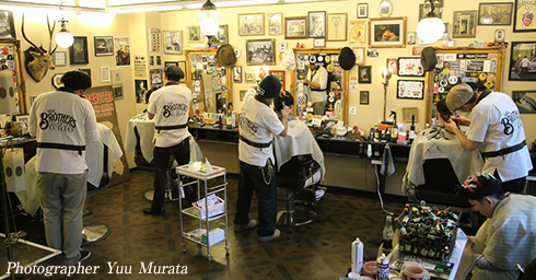 そのままアメリカ映画に出てきそうな原宿店の店内風景