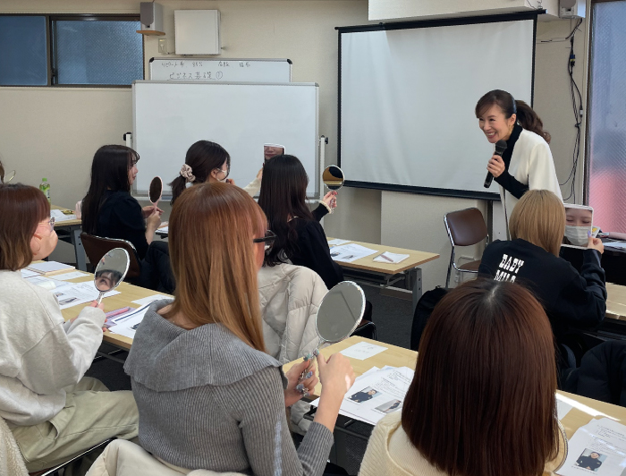 まつげメニューの講習風景